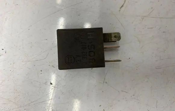 Ford Sierra Other relay 90508807