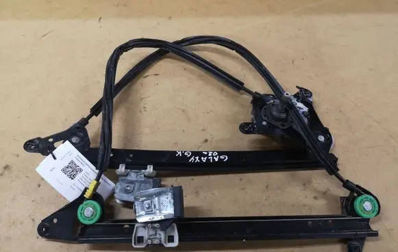 Rear door manual window regulator