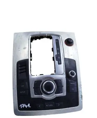 Audi Q7 4L Central console control unit 