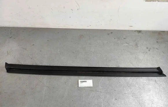 Volvo S90, V90 Rubber seal front door window/glass 31490742