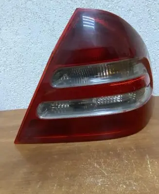 Mercedes-Benz C W203 Tailgate rear/tail lights 3311 E1163