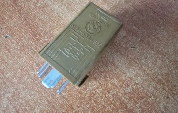 BMW 5 E39 Other relay 8384505