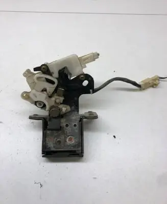 Mazda 3 I Tailgate/trunk/boot lock/catch/latch