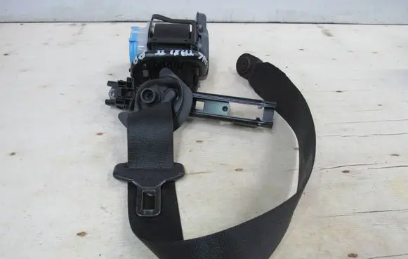 Mercedes-Benz B W246 W242 Front seatbelt A2468600285