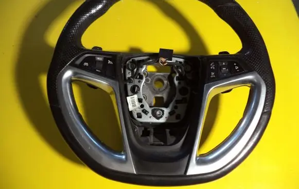 Opel Insignia A Steering wheel 158KM