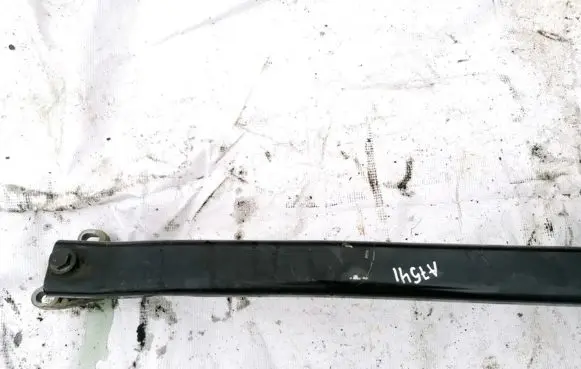 Volvo V70 Engine mounting bracket