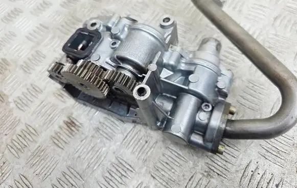 Audi A8 S8 D3 4E Oil pump 057115105L