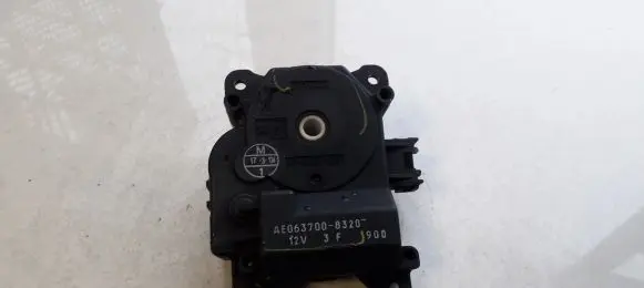 Toyota RAV 4 (XA20) Air flap motor/actuator AE0637008320 AE063700-8320