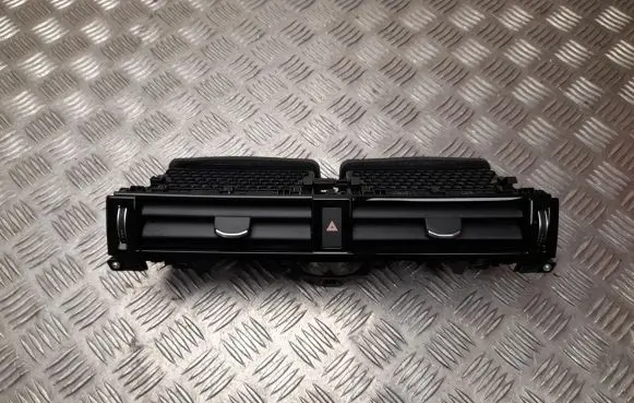 Land Rover Discovery Sport Dash center air vent grill K8D2014L21C