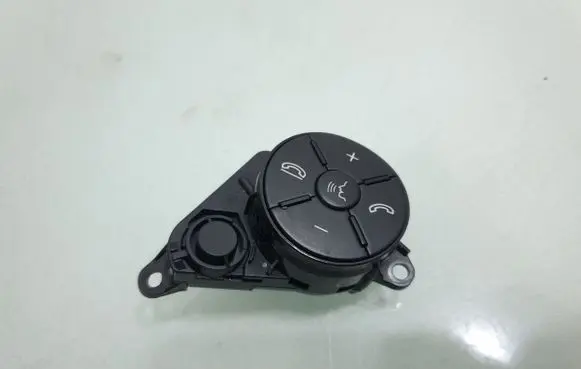 Steering wheel buttons/switches