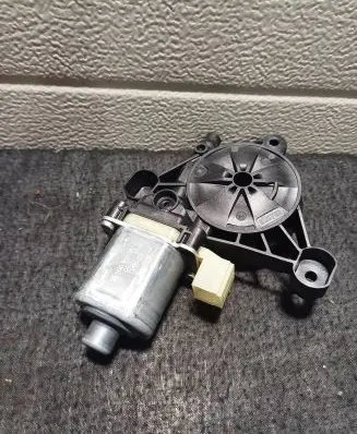 Porsche Macan (95B) Rear door window regulator motor 0130822715 E850202097