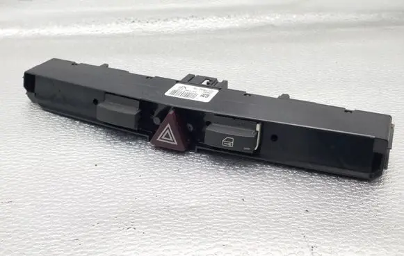 Opel Astra H Hazard light switch 13100105 03758075XF
