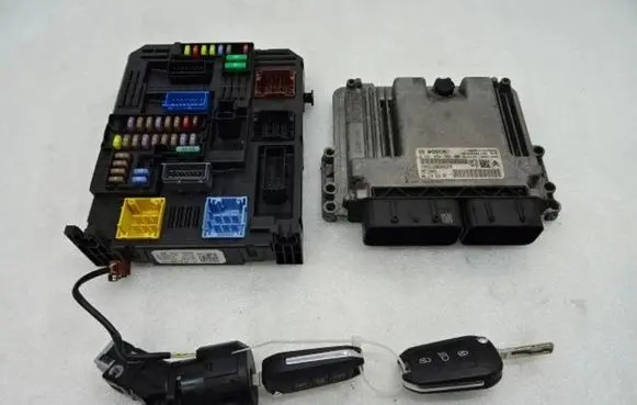 Peugeot 308 Engine ECU kit and lock set 9827483380