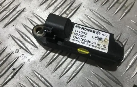 Ford Focus Airbag deployment crash/impact sensor 98ag14b342ad 98ag-14b342-ad