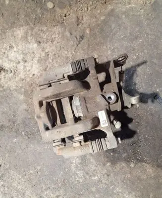 Buick Encore I Rear brake caliper