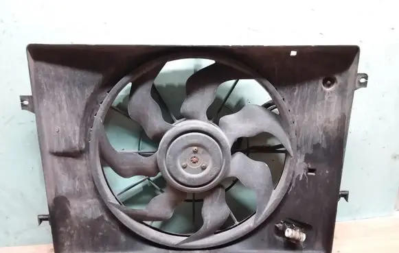 Hyundai Tucson JM Electric radiator cooling fan