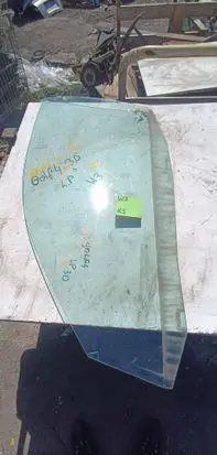 Volkswagen Golf IV Front door window glass four-door 1212123
