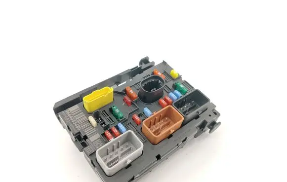 Peugeot 207 Fuse module 9664055480