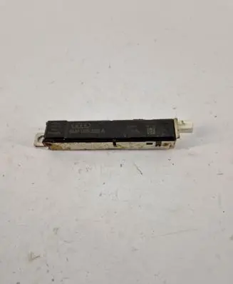 Audi Q3 8U Aerial antenna amplifier 8U0035225A
