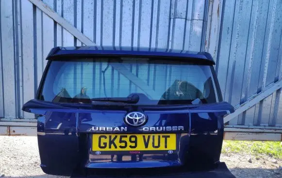 Toyota Urban Cruiser (XP110) Tailgate/trunk/boot lid