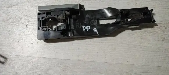 Nissan Qashqai Front door exterior handle/bracket 21133 80610