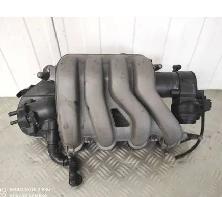 Volkswagen PASSAT B6 Intake manifold 06F133210K