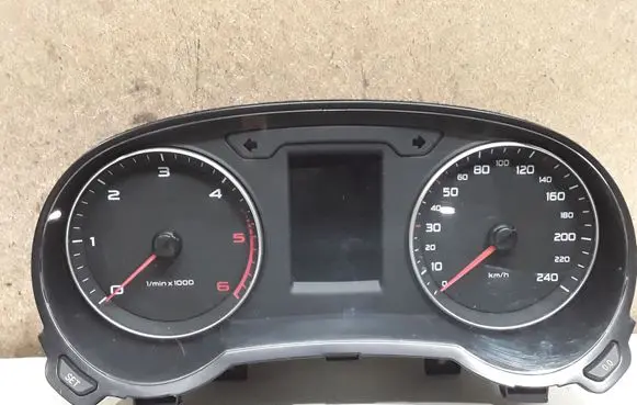 Audi A1 Speedometer (instrument cluster) 8X0920900E