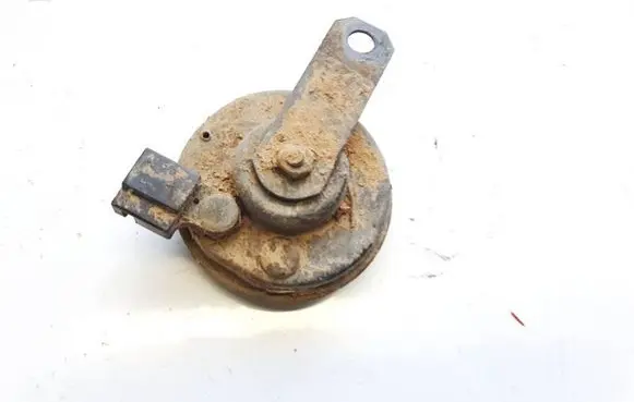 Suzuki Grand Vitara II Horn signal e13000026