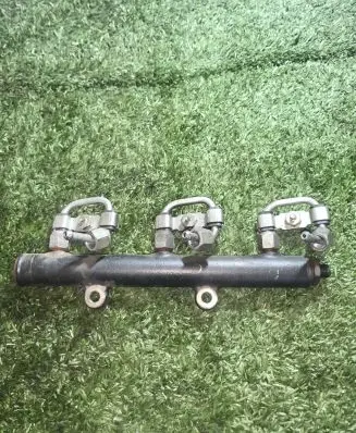 Jaguar XF X250 Fuel main line pipe 4R8QGD280AC