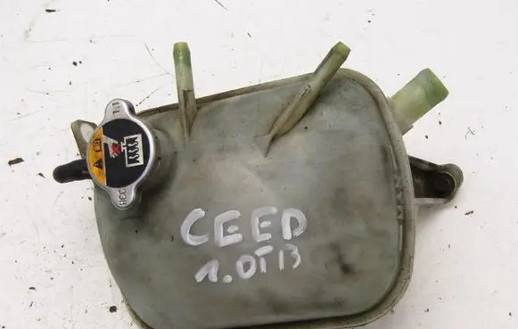 KIA Ceed Coolant expansion tank/reservoir 25430F3300