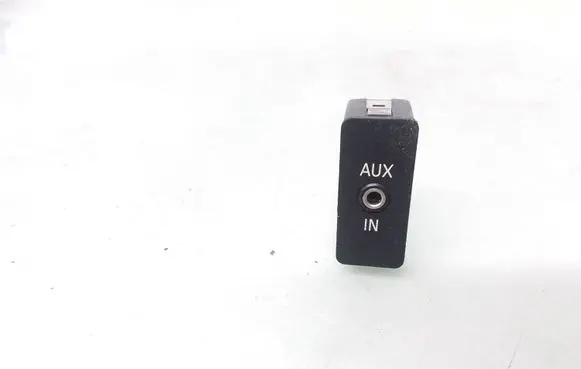 BMW 1 E81 E87 AUX in-socket connector 6930561