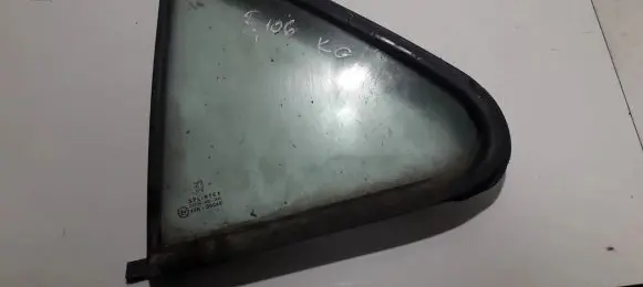 Peugeot 406 Rear vent window glass 