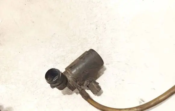 Land Rover Discovery Windscreen/windshield washer pump