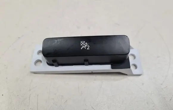 Passenger airbag on/off switch