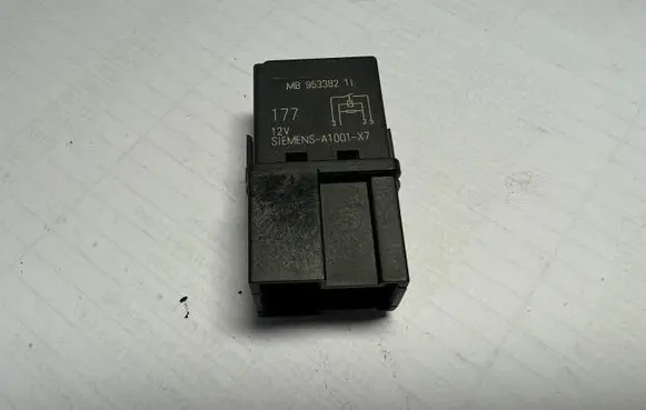 Volvo S40, V40 Other relay MB95338211 95338211