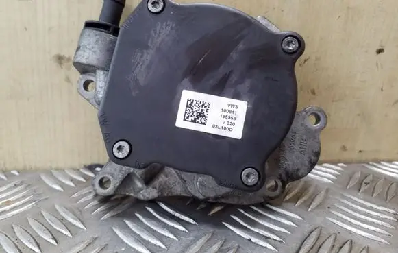Volkswagen Golf Plus Vacuum pump 03L145207 03L145112