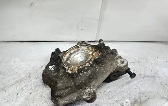BMW 5 E39 Front wheel hub spindle knuckle