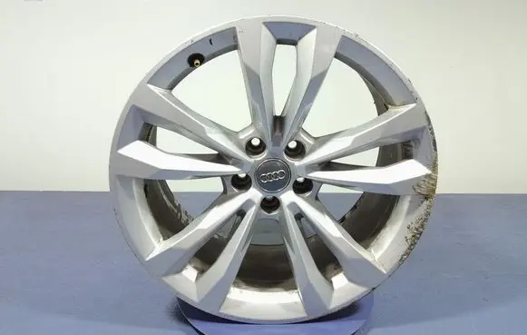 Audi Q7 4L R18 alloy rim 4M0601025C
