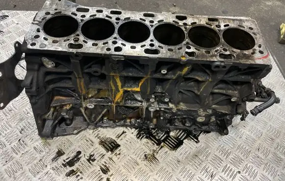 BMW 7 G11 G12 Engine block 