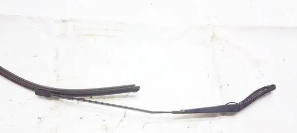 Volvo V70 Front wiper blade arm 31276005