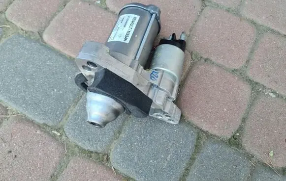 Renault Captur II Starter motor 233004646R