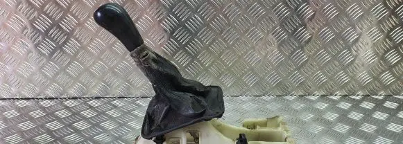 Toyota Avensis T220 Gear shifter/selector