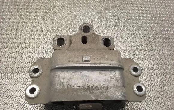 Volkswagen Caddy Engine mount bracket 1K0199555