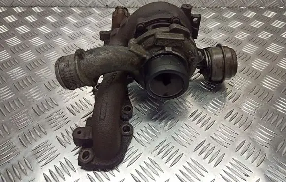 Opel Zafira B Coolant pipe/hose 55196760
