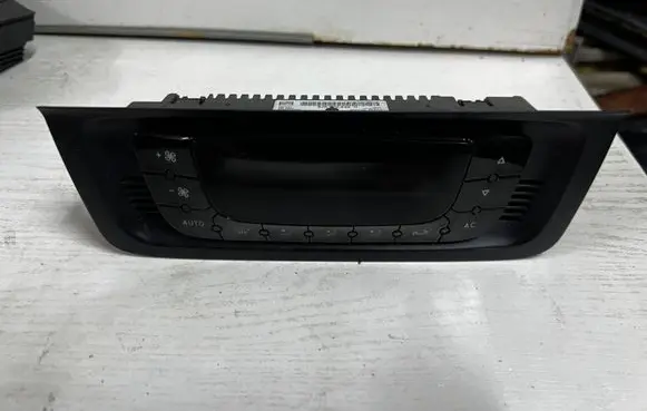 Seat Ibiza IV (6J,6P) Climate control unit 6J0820043C