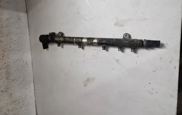Mercedes-Benz Vito Viano W639 Fuel main line pipe A6110780449