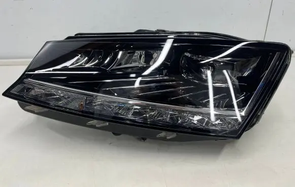 Skoda Fabia Mk3 (NJ) Headlight/headlamp 6v1941015f 030111523101