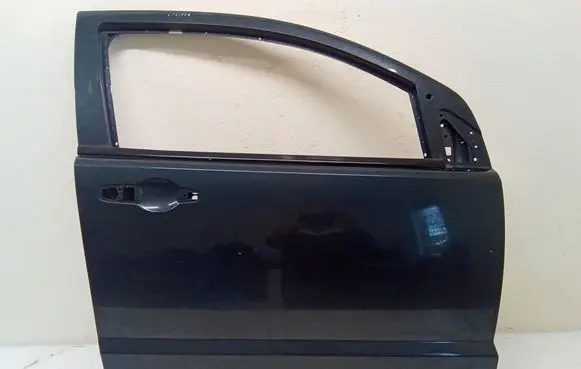 Dodge Caliber Front door 05074154AI