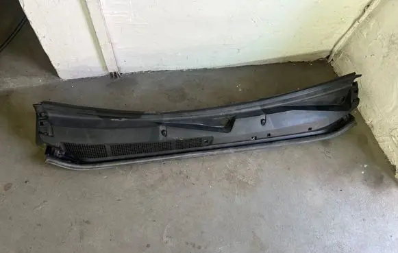Isuzu D-Max Wiper trim