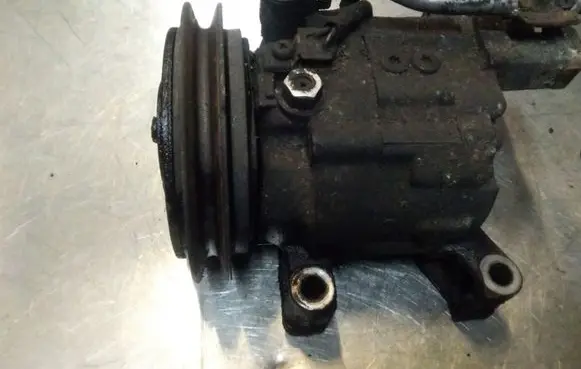 Nissan X-Trail T30 Air conditioning (A/C) compressor (pump)